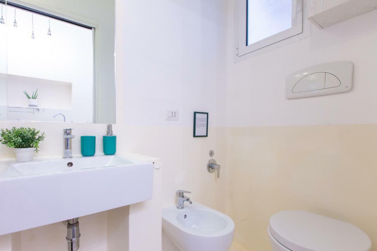 Piazza Martiri Apartment Каляри Екстериор снимка