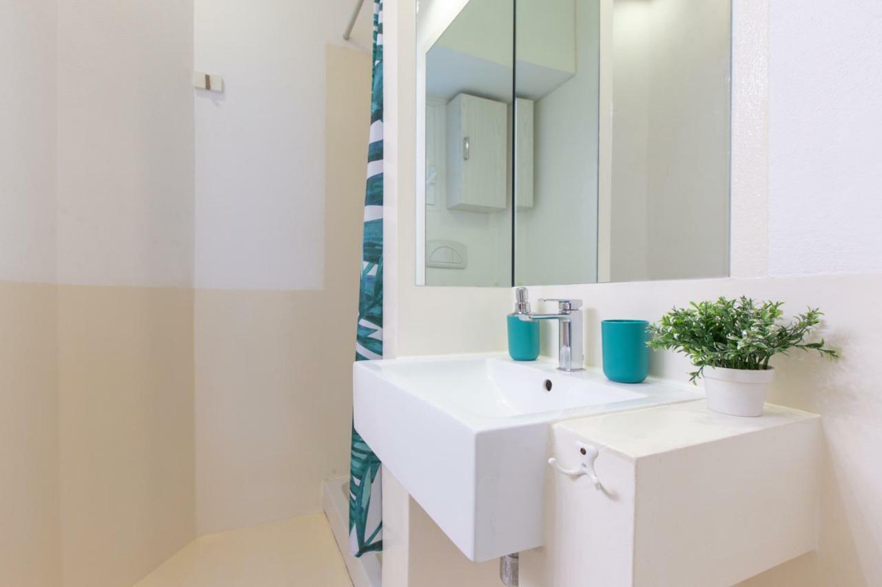 Piazza Martiri Apartment Каляри Екстериор снимка