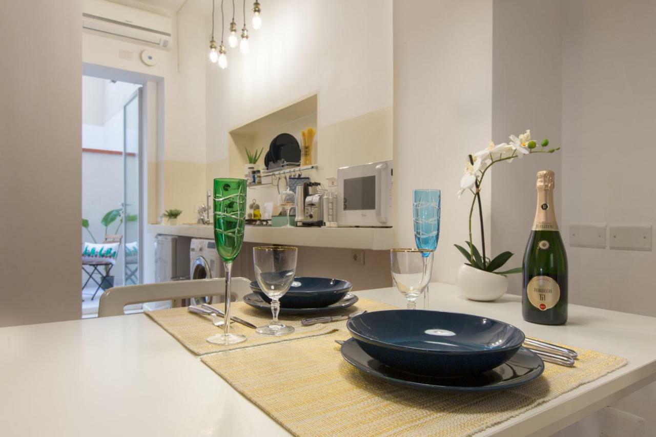 Piazza Martiri Apartment Каляри Екстериор снимка